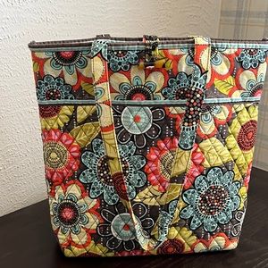 Vera Bradley tote 🌸
